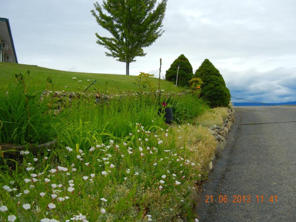 Pleasant View Motel Summerland Exterior foto